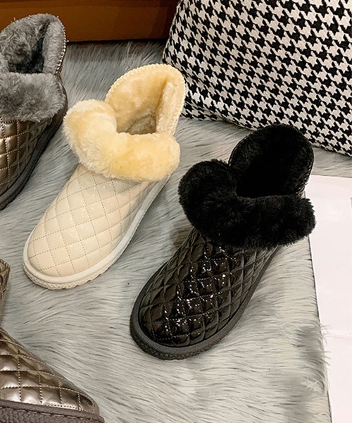 shoes365(シューズスリーシックスファイヴ)の「【shoes365】キルティング内ボアショートブーツ(ブーツ・レディース・ブラック/ホワイト・23.0cm/23.5cm/24.0cm/24.5cm/25.0cm/25.5cm)」の13枚目の写真