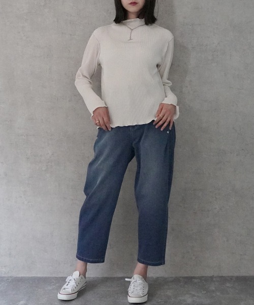 SELECT LEVERY(セレクトリベリー)の「2wayマットサテンプリーツプルオーバー(Tシャツ/カットソー・レディース・ブラック/グレイッシュベージュ/アイボリー・MEDIUM)」の6枚目の写真