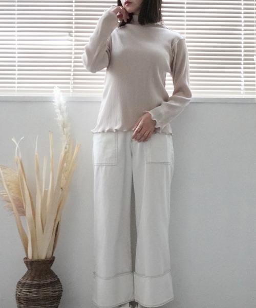SELECT LEVERY(セレクトリベリー)の「2wayマットサテンプリーツプルオーバー(Tシャツ/カットソー・レディース・ブラック/グレイッシュベージュ/アイボリー・MEDIUM)」の9枚目の写真