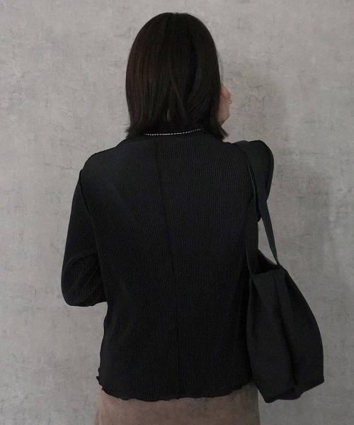 SELECT LEVERY(セレクトリベリー)の「2wayマットサテンプリーツプルオーバー(Tシャツ/カットソー・レディース・ブラック/グレイッシュベージュ/アイボリー・MEDIUM)」の16枚目の写真