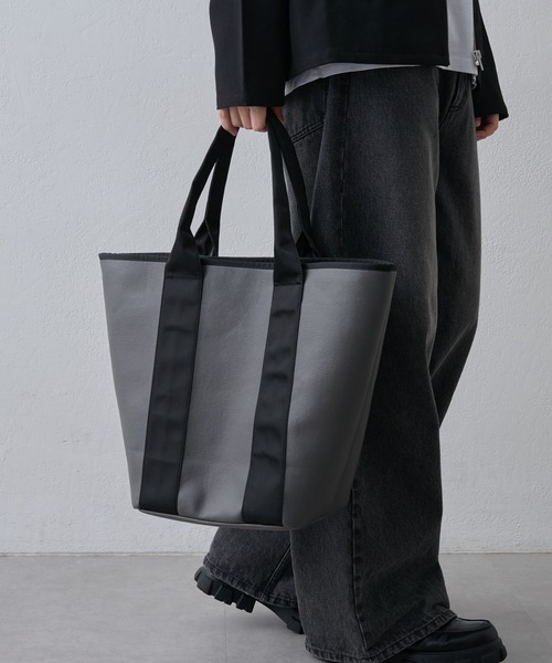 COLONY 2139(コロニートゥーワンスリーナイン)の「シンプルラージトートバッグ(トートバッグ・メンズ・ブラック/グレー・FREE)」の8枚目の写真