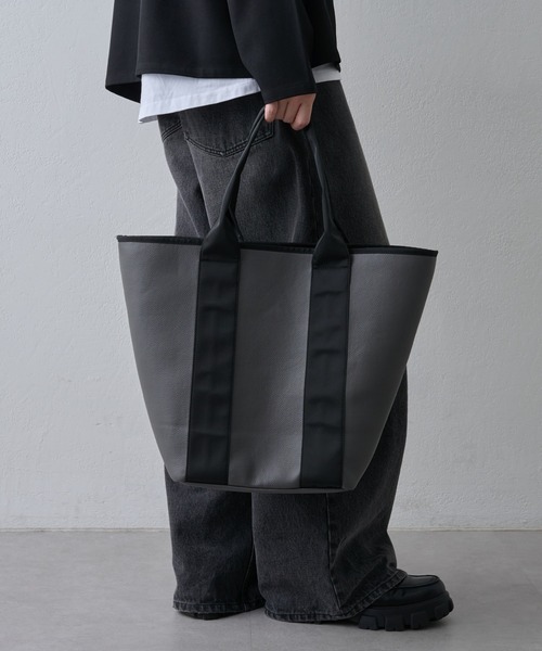COLONY 2139(コロニートゥーワンスリーナイン)の「シンプルラージトートバッグ(トートバッグ・メンズ・ブラック/グレー・FREE)」の10枚目の写真