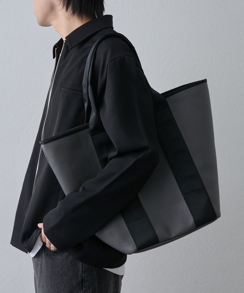 COLONY 2139(コロニートゥーワンスリーナイン)の「シンプルラージトートバッグ(トートバッグ・メンズ・ブラック/グレー・FREE)」の11枚目の写真