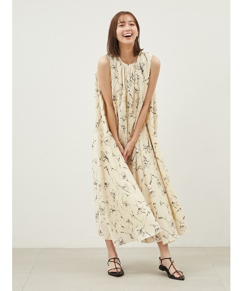 Mila Owen（ミラオーウェン）の「ギャザーボリュームノースリワンピース【手洗い可能】（ワンピース・レディース・その他/ホワイト/ブラック・0/1）」の16枚目の写真