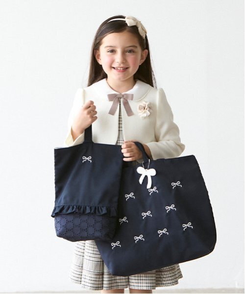 petit main（プティマイン）の「刺しゅうレッスンバッグ（トートバッグ・キッズ・ネイビー/ラベンダー・F）」の4枚目の写真