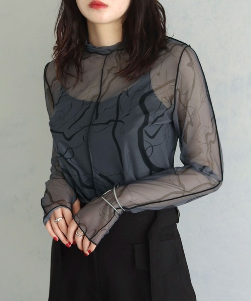 cheriella(シェリエラ)の「【cheriella】累計6000枚販売!!フィンガーホールマーブルハイネックシアートップス長袖 OVER 6000 SOLD! FINGER HOLE MARBLE HIGH-NECK SHEER LONG TOPS(Tシャツ/カットソー・レディース・グレー/ブルーグリーン/ワイン/グレイッシュベージュ/ブラック/ブルー・M)」の10枚目の写真