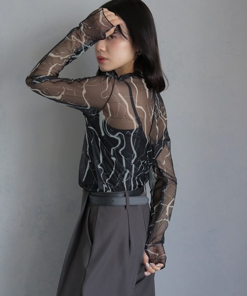 cheriella(シェリエラ)の「【cheriella】累計6000枚販売!!フィンガーホールマーブルハイネックシアートップス長袖 OVER 6000 SOLD! FINGER HOLE MARBLE HIGH-NECK SHEER LONG TOPS(Tシャツ/カットソー・レディース・グレー/ブルーグリーン/ワイン/グレイッシュベージュ/ブラック/ブルー・M)」の12枚目の写真