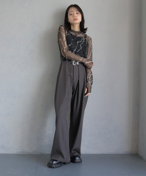 cheriella(シェリエラ)の「【cheriella】累計6000枚販売!!フィンガーホールマーブルハイネックシアートップス長袖 OVER 6000 SOLD! FINGER HOLE MARBLE HIGH-NECK SHEER LONG TOPS(Tシャツ/カットソー・レディース・グレー/ブルーグリーン/ワイン/グレイッシュベージュ/ブラック/ブルー・M)」の16枚目の写真