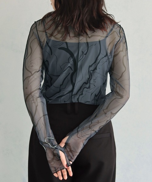 cheriella(シェリエラ)の「【cheriella】累計6000枚販売!!フィンガーホールマーブルハイネックシアートップス長袖 OVER 6000 SOLD! FINGER HOLE MARBLE HIGH-NECK SHEER LONG TOPS(Tシャツ/カットソー・レディース・グレー/ブルーグリーン/ワイン/グレイッシュベージュ/ブラック/ブルー・M)」の7枚目の写真