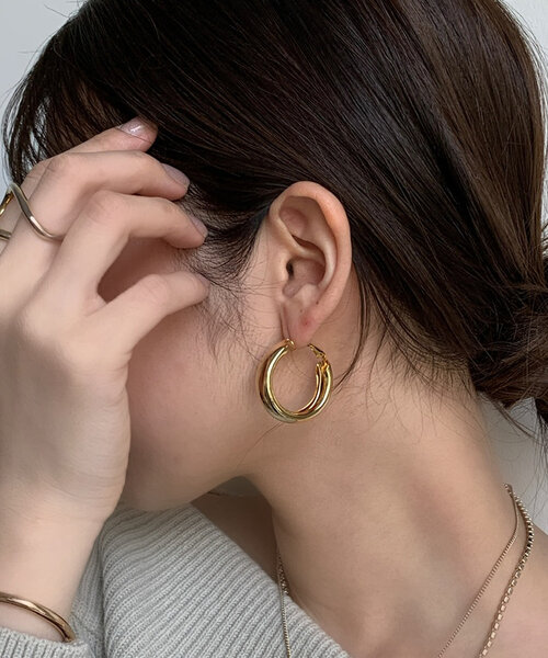 DouDou（ドゥドゥ）の「フープピアス（ピアス（両耳用）・レディース・ゴールド/シルバー・FREE）」の2枚目の写真