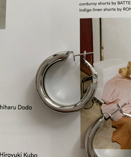 DouDou（ドゥドゥ）の「フープピアス（ピアス（両耳用）・レディース・ゴールド/シルバー・FREE）」の4枚目の写真