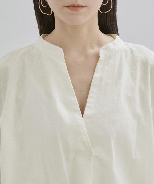 SALON adam et rope'（サロン アダム エ ロペ）の「【ZOZOTOWN限定】パフスリーブスキッパーブラウス（シャツ/ブラウス・レディース・ホワイト/ライトブルー/ネイビー/カーキ/スモークピンク/ライトベージュ・マルチサイズ）」の11枚目の写真
