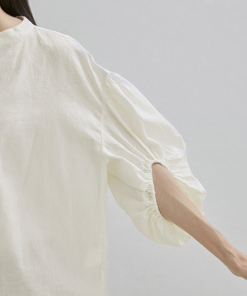 SALON adam et rope'（サロン アダム エ ロペ）の「【ZOZOTOWN限定】パフスリーブスキッパーブラウス（シャツ/ブラウス・レディース・ホワイト/ライトブルー/ネイビー/カーキ/スモークピンク/ライトベージュ・マルチサイズ）」の12枚目の写真