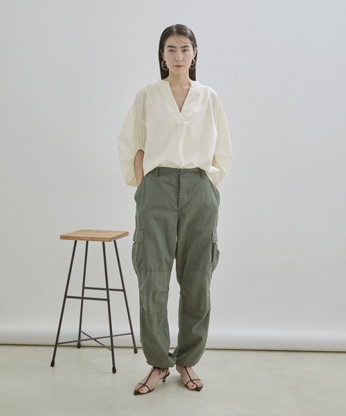 SALON adam et rope'（サロン アダム エ ロペ）の「【ZOZOTOWN限定】パフスリーブスキッパーブラウス（シャツ/ブラウス・レディース・ホワイト/ライトブルー/ネイビー/カーキ/スモークピンク/ライトベージュ・マルチサイズ）」の15枚目の写真