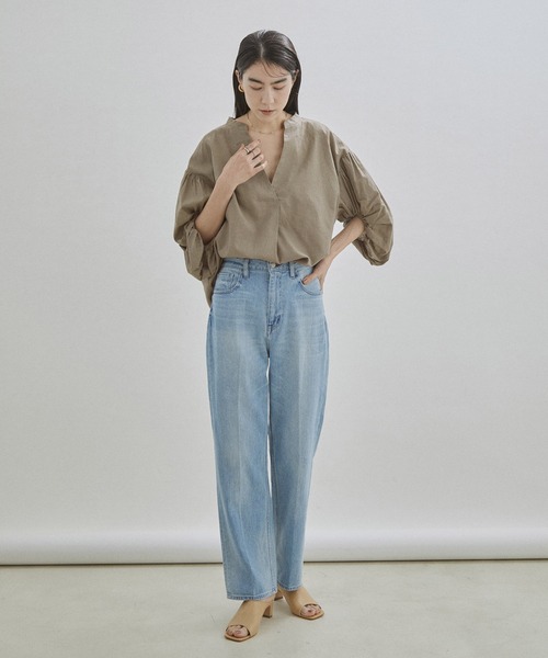 SALON adam et rope'（サロン アダム エ ロペ）の「【ZOZOTOWN限定】パフスリーブスキッパーブラウス（シャツ/ブラウス・レディース・ホワイト/ライトブルー/ネイビー/カーキ/スモークピンク/ライトベージュ・マルチサイズ）」の17枚目の写真