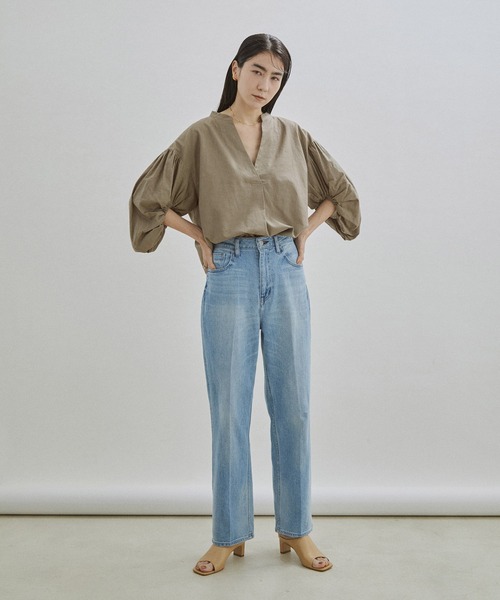 SALON adam et rope'（サロン アダム エ ロペ）の「【ZOZOTOWN限定】パフスリーブスキッパーブラウス（シャツ/ブラウス・レディース・ホワイト/ライトブルー/ネイビー/カーキ/スモークピンク/ライトベージュ・マルチサイズ）」の18枚目の写真