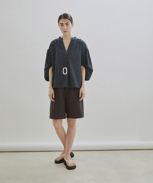 SALON adam et rope'（サロン アダム エ ロペ）の「【ZOZOTOWN限定】パフスリーブスキッパーブラウス（シャツ/ブラウス・レディース・ホワイト/ライトブルー/ネイビー/カーキ/スモークピンク/ライトベージュ・マルチサイズ）」の19枚目の写真