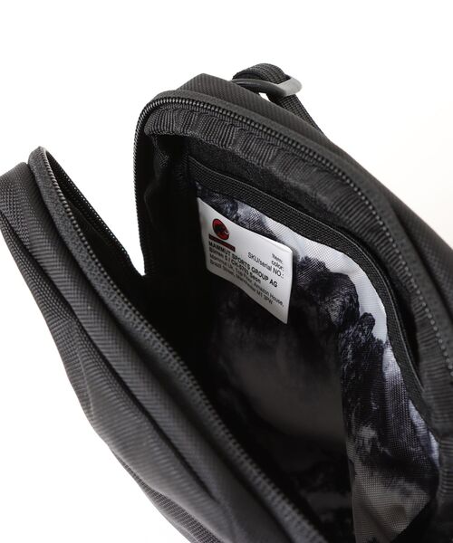 Mammut(マムート)の「《MAMMUT (マムート)》Xeron Pouch 1(ショルダーバッグ・メンズ・ベージュ/ブラック・FREE)」の3枚目の写真