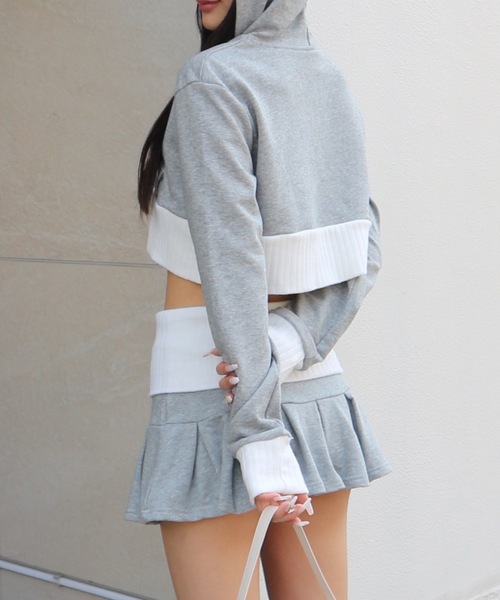 ALLuRing ChaRm(アリュリングチャーム)の「【2点セット】Bycolor Hoodie Set Up / バイカラーフーディーセットアップ(パーカー・レディース・グレー/ブラック・FREE)」の8枚目の写真