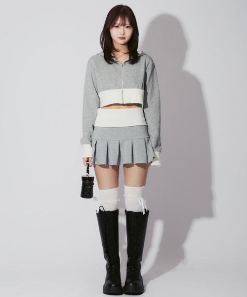 ALLuRing ChaRm(アリュリングチャーム)の「【2点セット】Bycolor Hoodie Set Up / バイカラーフーディーセットアップ(パーカー・レディース・グレー/ブラック・FREE)」の14枚目の写真