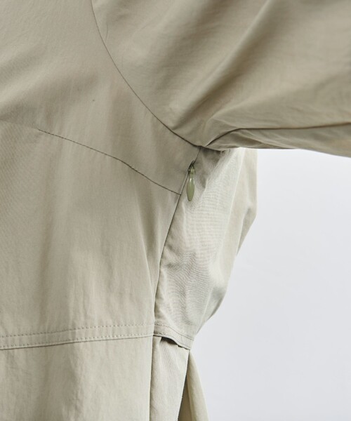 UNITED ARROWS（ユナイテッドアローズ）の「オープン バックリボン ワンピース（ワンピース・レディース・ブラック/オリーブ・36/38）」の16枚目の写真