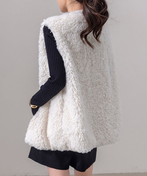 DAY CLOSET（デイ クローゼット）の「【裏地付き/腰周りサイジング】一点投入でコーデ格上げ。モコモコプードルファーベスト/ジレ レディース（ベスト・レディース・ベージュ/ブラック/ブラウン/アイボリー・FREE）」の9枚目の写真