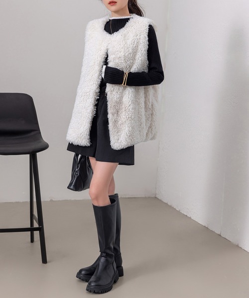 DAY CLOSET（デイ クローゼット）の「【裏地付き/腰周りサイジング】一点投入でコーデ格上げ。モコモコプードルファーベスト/ジレ レディース（ベスト・レディース・ベージュ/ブラック/ブラウン/アイボリー・FREE）」の11枚目の写真