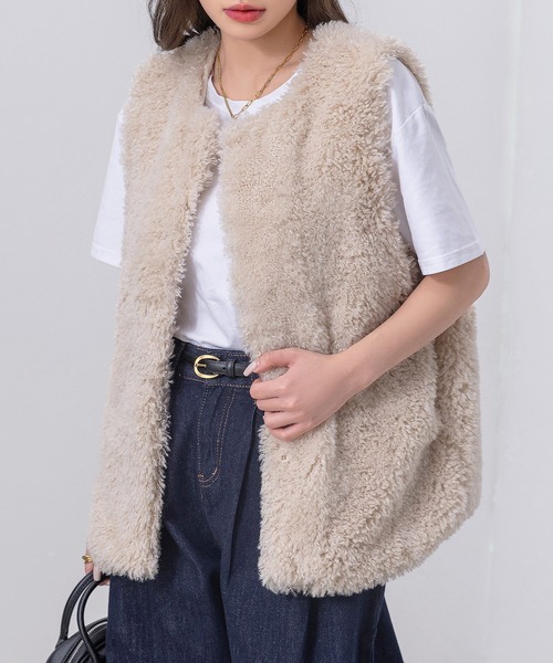 DAY CLOSET（デイ クローゼット）の「【裏地付き/腰周りサイジング】一点投入でコーデ格上げ。モコモコプードルファーベスト/ジレ レディース（ベスト・レディース・ベージュ/ブラック/ブラウン/アイボリー・FREE）」の22枚目の写真