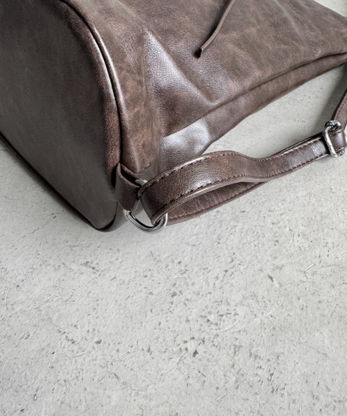 Loueme（ルエム）の「ヴィンテージライク2WAYリボンショルダーバッグ（ショルダーバッグ・レディース・ブラウン/ダークブラウン/ブラック・FREE）」の22枚目の写真