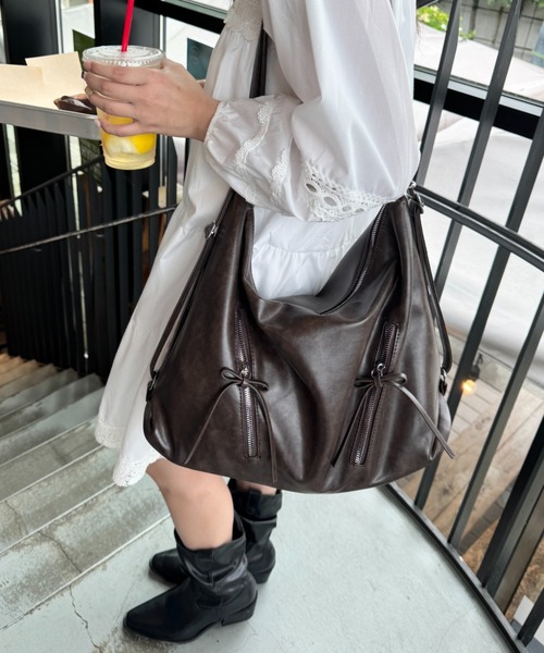 Loueme（ルエム）の「ヴィンテージライク2WAYリボンショルダーバッグ（ショルダーバッグ・レディース・ブラウン/ダークブラウン/ブラック・FREE）」の5枚目の写真