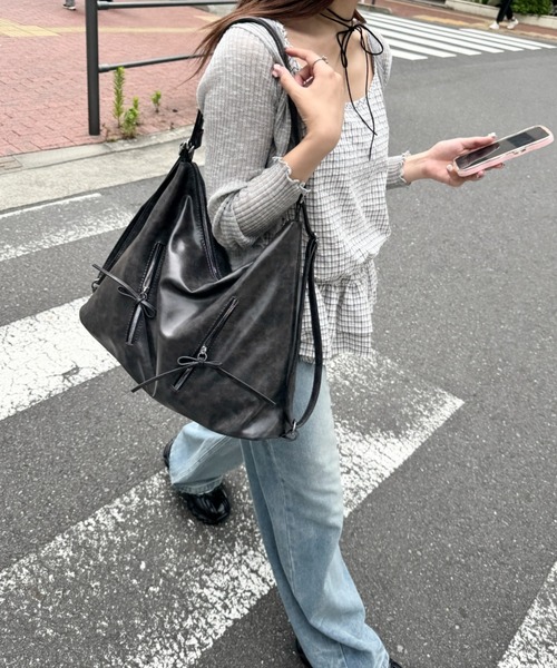 Loueme（ルエム）の「ヴィンテージライク2WAYリボンショルダーバッグ（ショルダーバッグ・レディース・ブラウン/ダークブラウン/ブラック・FREE）」の11枚目の写真