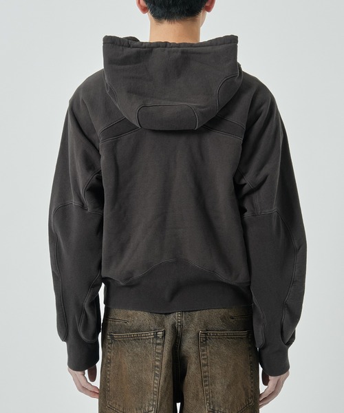 NVRFRGT(ネヴァーフォーゲット)の「PANELLED ZIP UP HOODIE(パーカー・メンズ・ブラック/ダークグレー・2/1)」の6枚目の写真