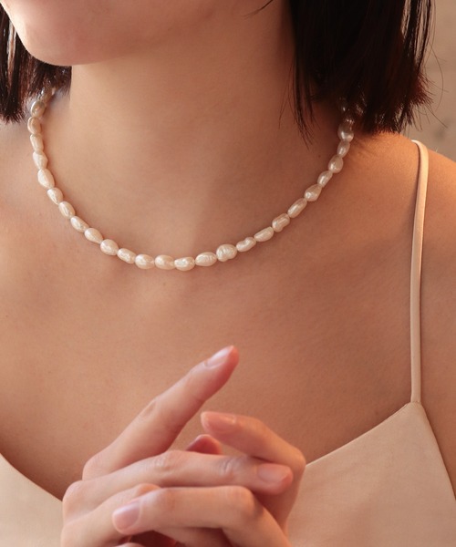 NOIR DE POUPEE(ノワールドプーペ)の「beau temps K14GF 淡水パール バロックショート ネックレス(ネックレス・レディース・ホワイト・FREE)」の2枚目の写真