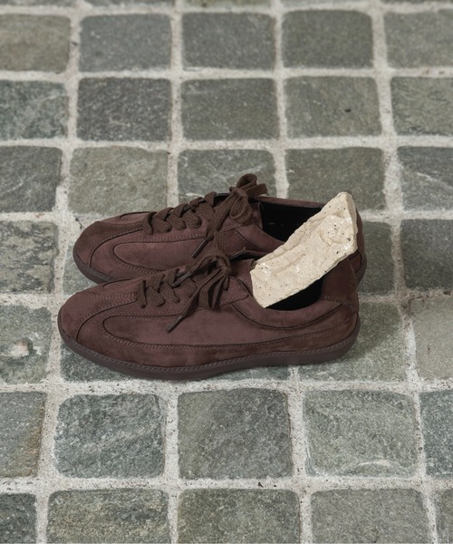 lawgy（ラウジー）の「brushed slender sneaker / ブラッシュトスレンダースニーカー（スニーカー・レディース・ブラウン/ベージュ/ブラック・LARGE/MEDIUM/SMALL）」の3枚目の写真