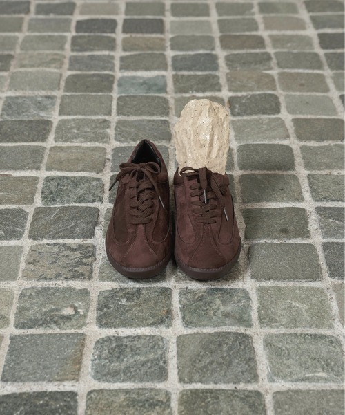 lawgy（ラウジー）の「brushed slender sneaker / ブラッシュトスレンダースニーカー（スニーカー・レディース・ブラウン/ベージュ/ブラック・LARGE/MEDIUM/SMALL）」の5枚目の写真