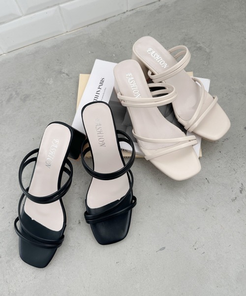 CLEA(クレア)の「ナローストラップサンダル(サンダル・レディース・ブラック/アイボリー・23.5cm/24.5/23.5/24.5cm)」の3枚目の写真