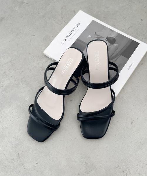 CLEA(クレア)の「ナローストラップサンダル(サンダル・レディース・ブラック/アイボリー・23.5cm/24.5/23.5/24.5cm)」の18枚目の写真