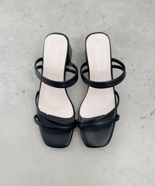 CLEA(クレア)の「ナローストラップサンダル(サンダル・レディース・ブラック/アイボリー・23.5cm/24.5/23.5/24.5cm)」の19枚目の写真