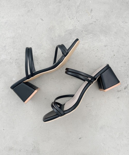 CLEA(クレア)の「ナローストラップサンダル(サンダル・レディース・ブラック/アイボリー・23.5cm/24.5/23.5/24.5cm)」の21枚目の写真