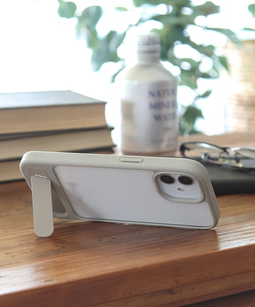 BAYFLOW（ベイフロー）の「BFスタンドiPhoneケース(13/14/15対応)（スマホケース/カバー・レディース・ベージュ/ブラック/ブルー・0）」の3枚目の写真