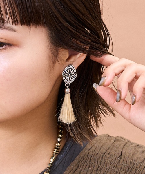 CIAOPANIC TYPY（チャオパニックティピー）の「【yuccA】アソート柄コンチョイヤリング（イヤリング・レディース・ベージュ/ベージュ系その他/ブラック系その他/ブラック・ONE SIZE）」の3枚目の写真