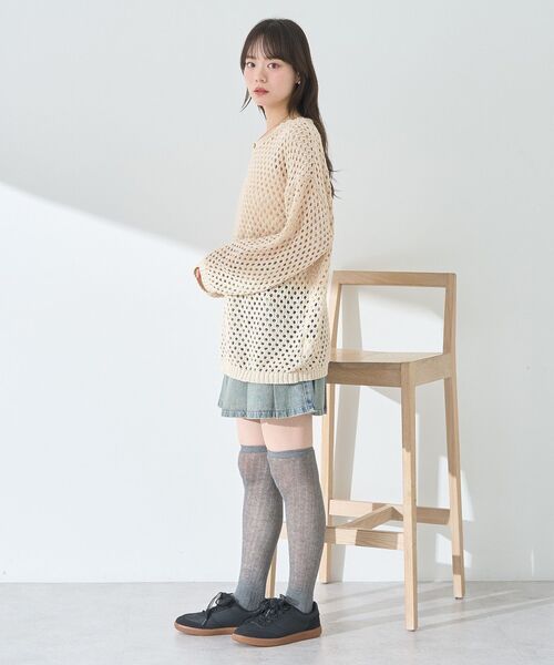 earth music&ecology(アースミュージックアンドエコロジー)の「カラーメッシュプルオーバー(チュニック・レディース・アイボリー/ブラック/グリーン系その他3/ピンク・FREE)」の15枚目の写真