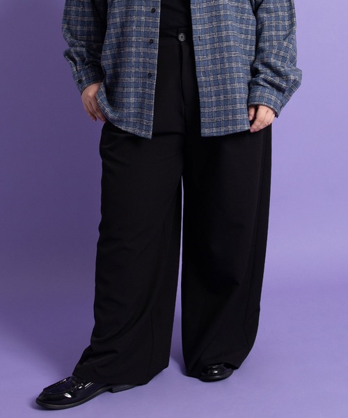 PUNYUS（プニュズ）の「2タックカラーパンツ（その他パンツ・レディース・ブラック/ブラウン/レッド・1/2/3/4）」の4枚目の写真