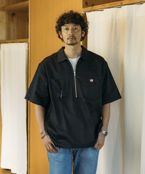 RED KAP(レッドキャップ)の「RED KAP/レッドキャップ 別注 リラックスフィット ハーフジップ ワンポイントロゴ ソリッド半袖ツイルワークシャツ/SP H/Z SS SHIRT(シャツ/ブラウス・メンズ・ベージュ/チャコールグレー/ブラック・LARGE/MEDIUM)」の17枚目の写真