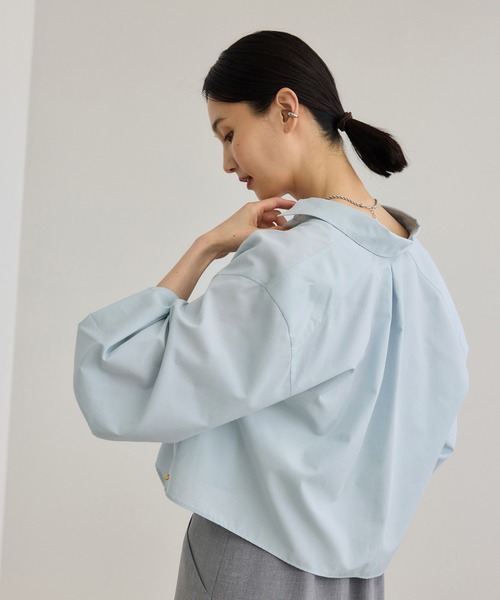 ROPE'（ロペ）の「【WEB・一部店舗限定】ライトタンブラークロップドシャツ/洗える（シャツ/ブラウス・レディース・ピンク/ホワイト/サックスブルー・FREE）」の3枚目の写真