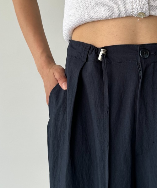 CANAL JEAN（キャナルジーン）の「El mar　ナイロンタックドロストパンツ（その他パンツ・レディース・ネイビー・ONE SIZE）」の9枚目の写真