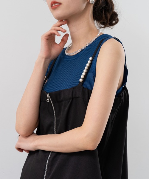 ANNA LUNA(アンナルナ)の「【ANNA LUNA】 シンプル に華やぐ パール付き ジップ キャミワンピース(ワンピース・レディース・ブラック/ベージュ・LARGE/MEDIUM)」の4枚目の写真