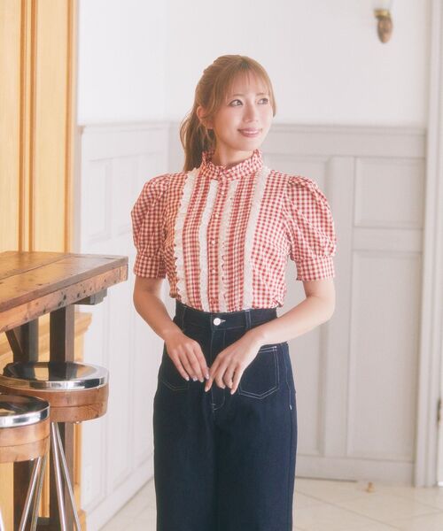 Areeam（アリーム）の「ハーフスリーブチェックレースタックブラウス（シャツ/ブラウス・レディース・レッド/ベージュ・FREE）」の3枚目の写真