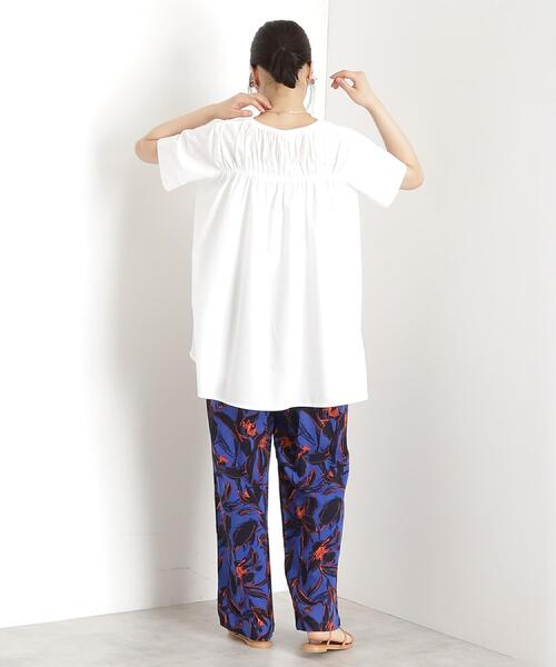 THE SHOP TK (ザ ショップ ティーケー )の「切替バックギャザーチュニック【洗濯機OK/接触冷感/UV】(チュニック・レディース・スミクロ/ブラック/オフホワイト・12/13)」の6枚目の写真