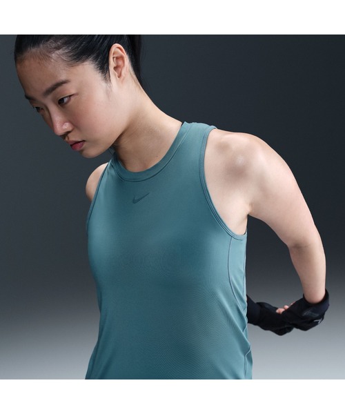 NIKE(ナイキ)の「ナイキ NIKE ナイキ ワン DF スリム タンク トップ(タンクトップ・レディース・ブルーグレー・S/M/L)」の6枚目の写真